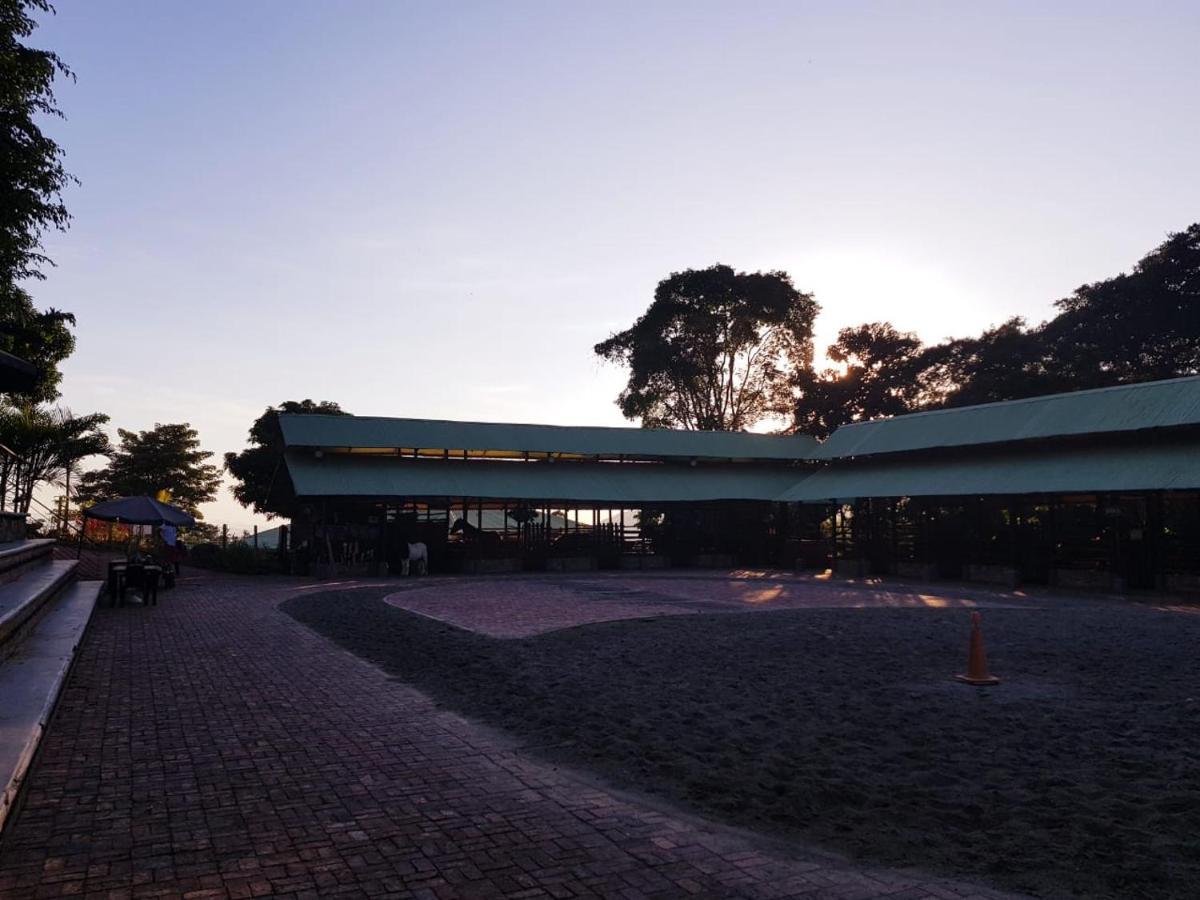 Hotel Toscana La Mesa  Exterior photo